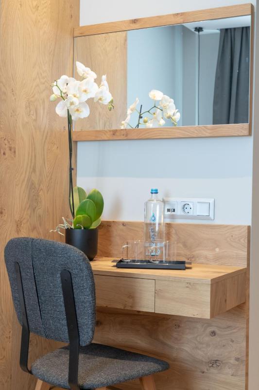 Standard Double or Twin Room image 4