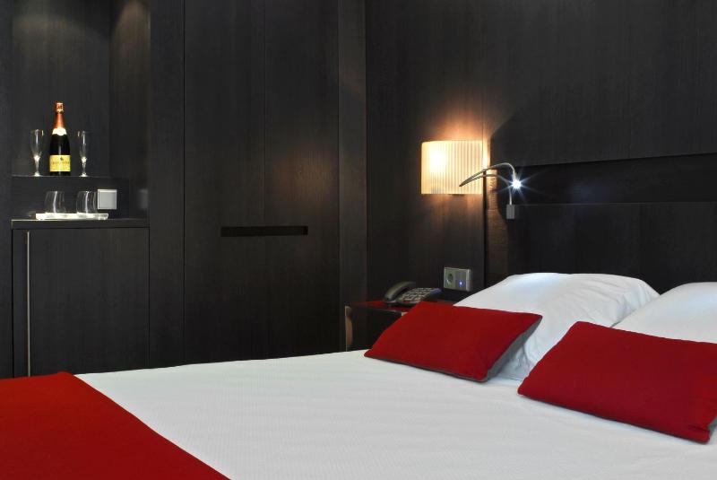 Standard  Double Room image 4