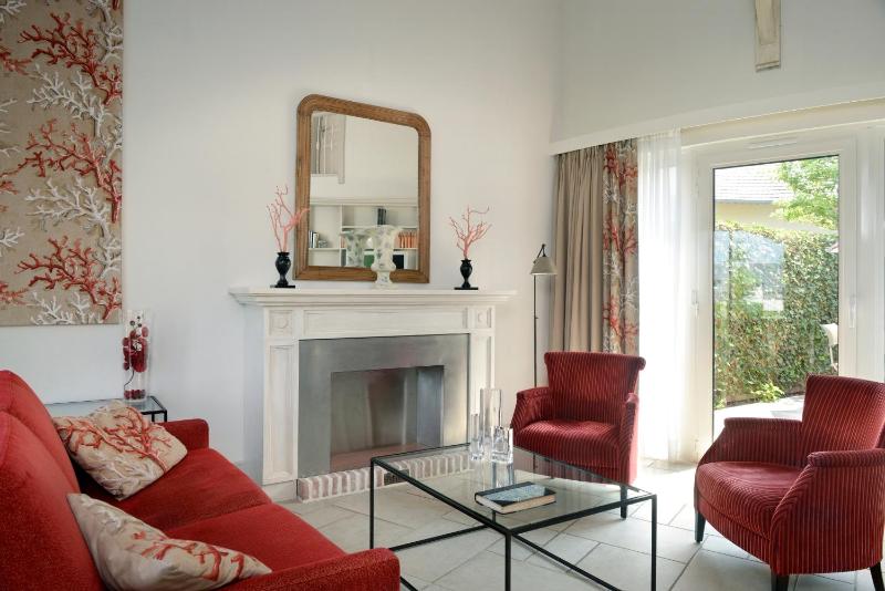 Manor Suite image 3