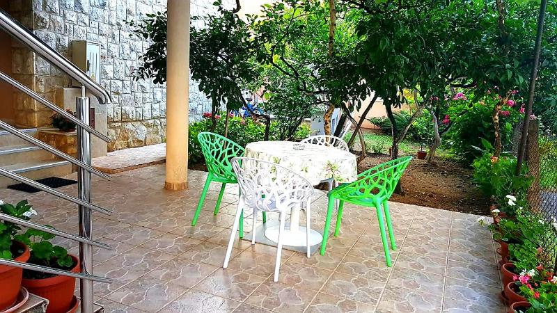 El Mar Apartments - image 8