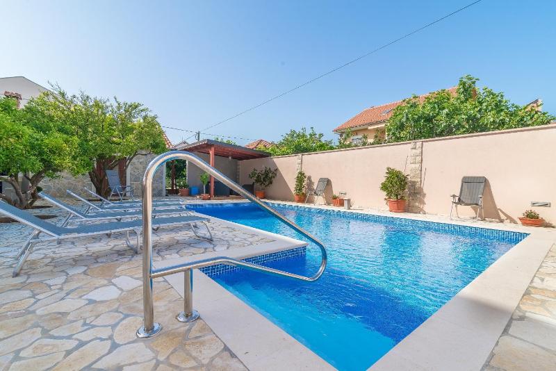 Apartments Villa Odesa with shared pool - image 12
