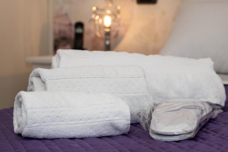 Standard Double Room with Window image 4