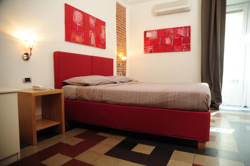 Standard Double Room image 2