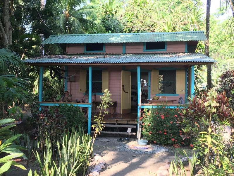 Cabinas Los Cocos - image 9
