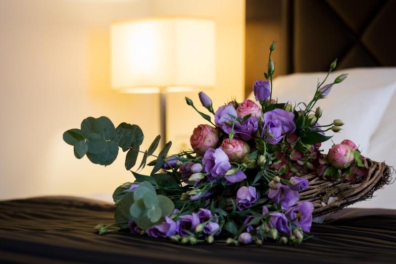 Executive Deluxe Room image 3