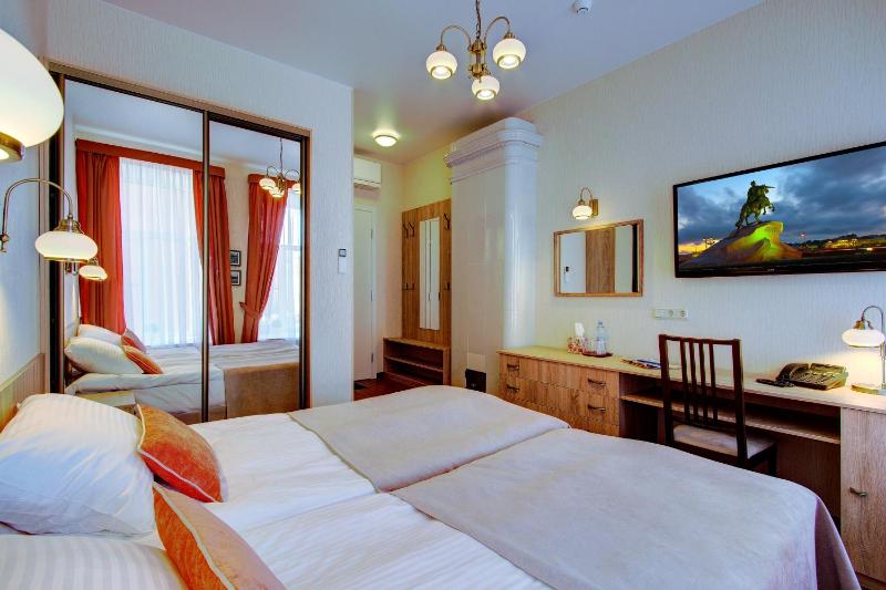 Standard Twin Room image 2