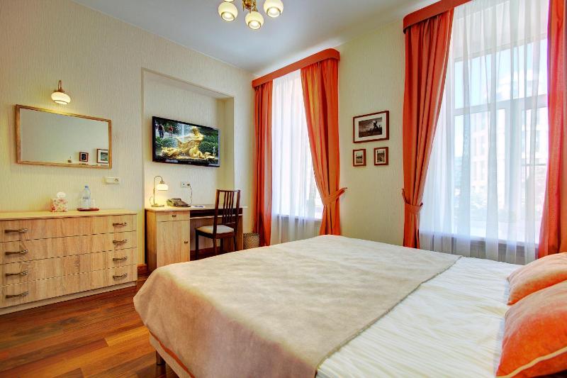 Standard Double Room image 2