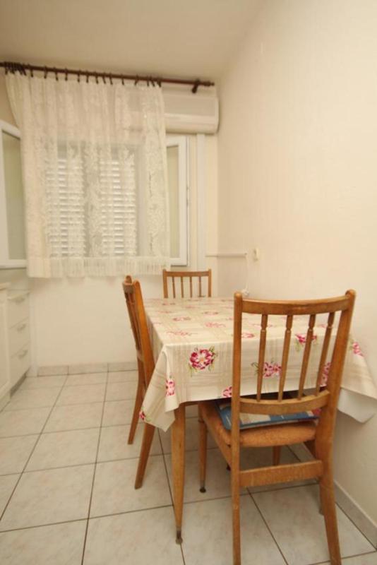 Two-Bedroom Apartment with Terrace and Sea View image 2