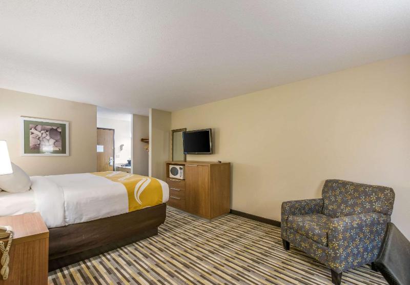 King Room - Non-Smoking image 2
