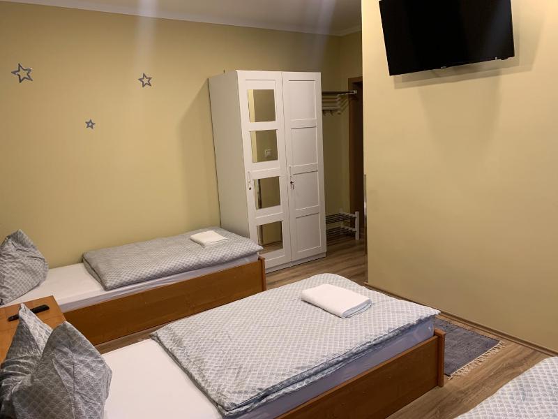 Apartment (3 Adults) image 2