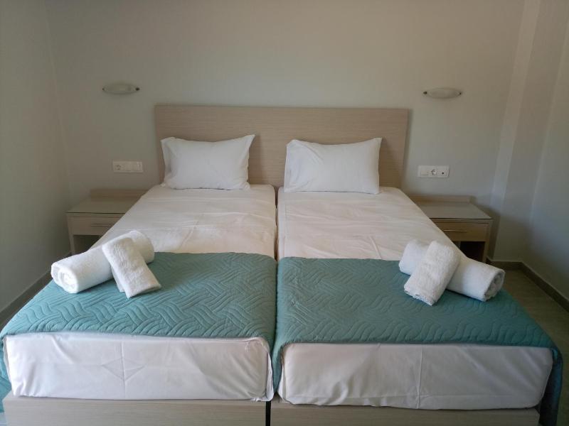 Standard Double or Twin Room with Balcony image 4