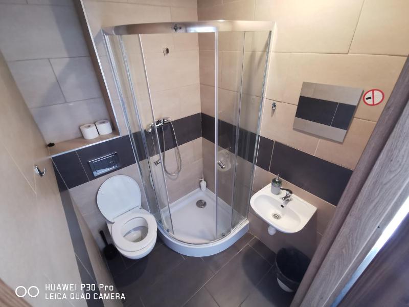 Small Single Room image 3