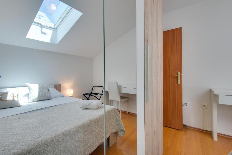 Apartment with Mountain View image 4