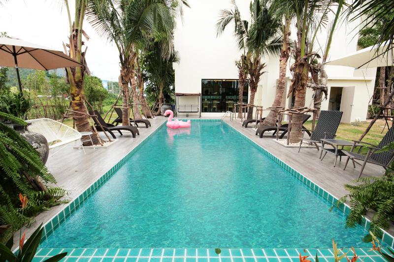 Porestva Hotel Sriracha - image 1