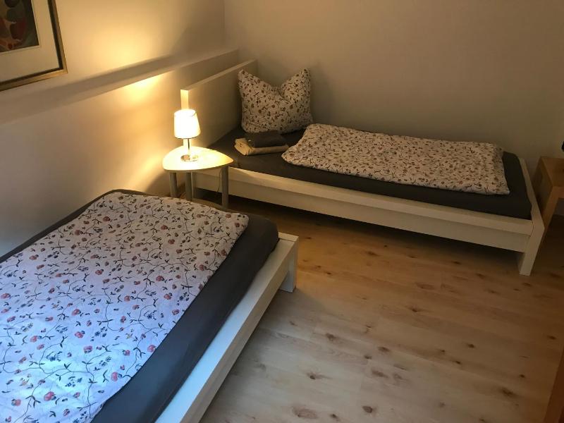 Standard Double Room with Shared Bathroom image 4