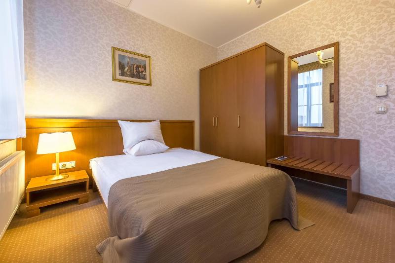 Single Room image 3