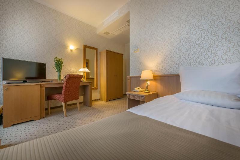 Single Room image 3