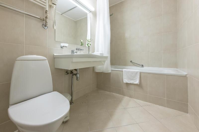 Queen Room with Balcony image 2