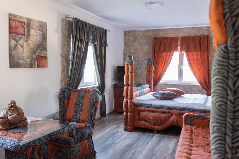 Triple Room with Mountain View image 4