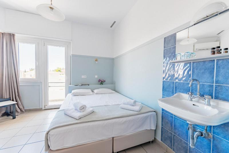 Double Room with Private External Bathroom and Balcony image 2