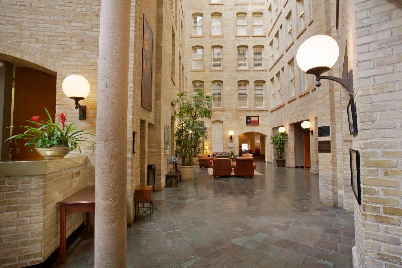 The Crockett Hotel - image 9