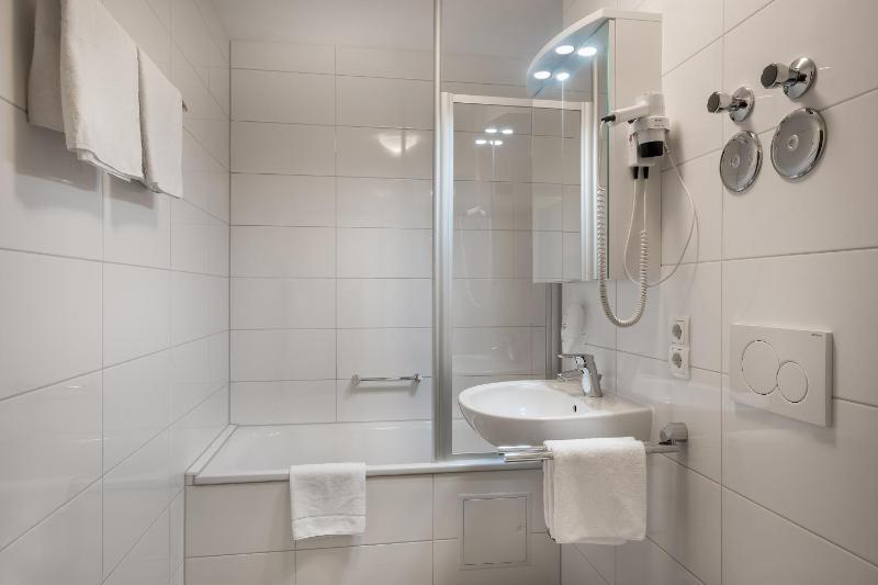 Superior Double Room image 1
