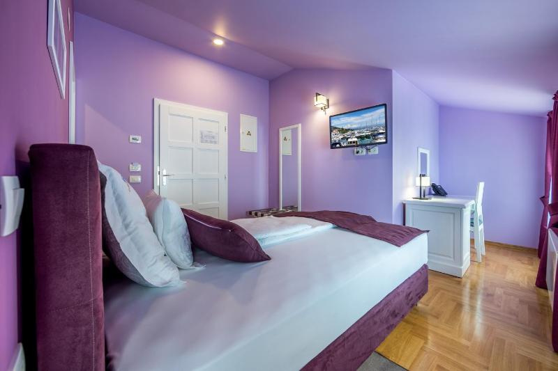 Standard Single Room with Sea View image 4