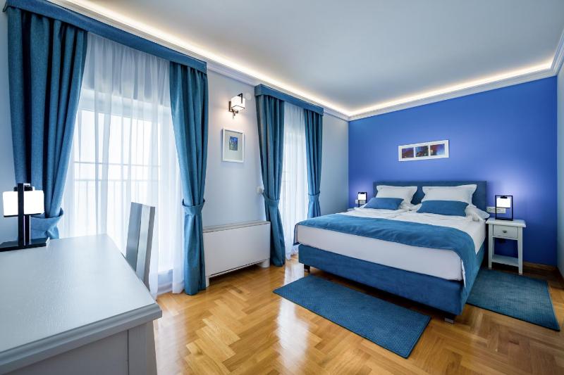 Hotel Domino - image 42