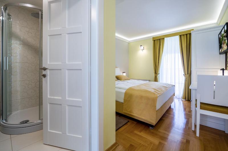 Hotel Domino - image 41