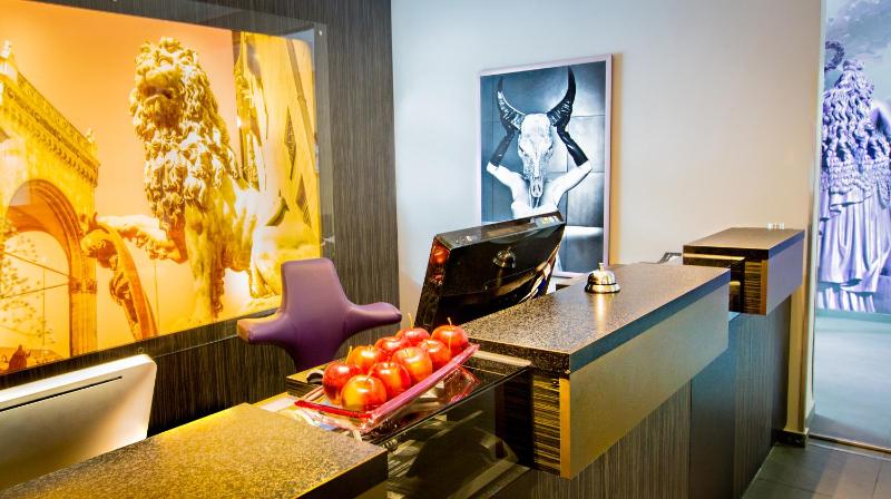 Munich Deluxe Hotel - image 7