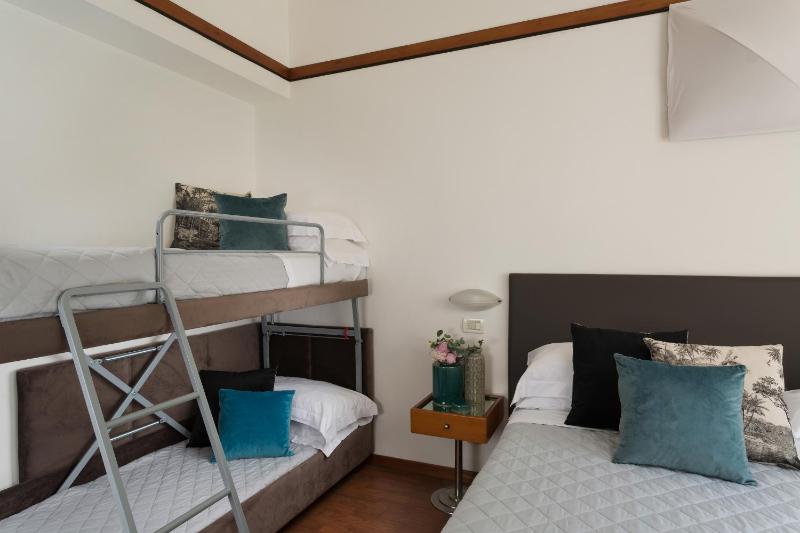 Classic Triple Room image 1