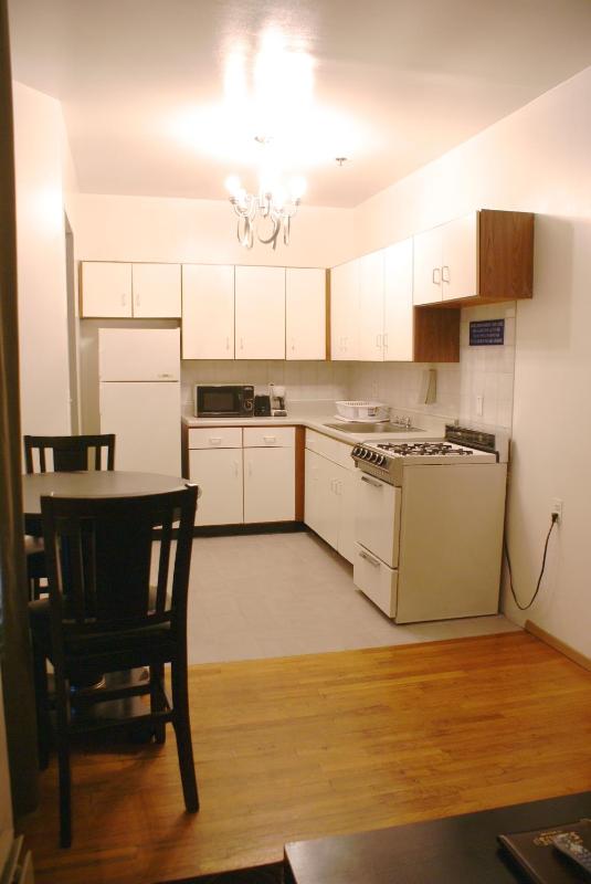 Deluxe One-Bedroom Suite image 4