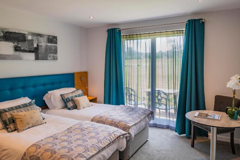 Luxury King or Twin Room with Terrace image 2
