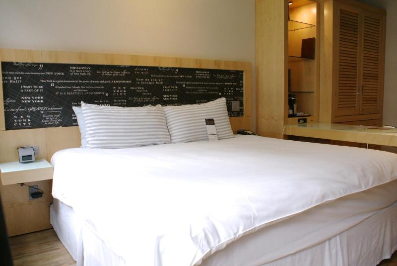 King Room image 4