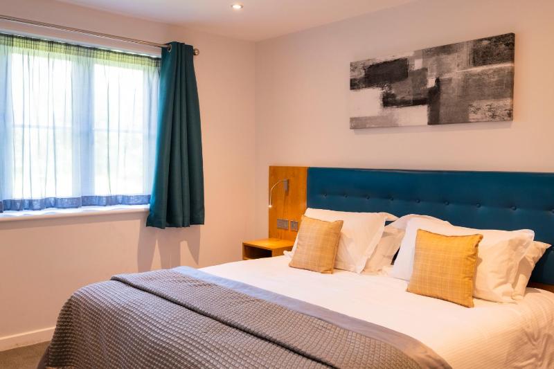Superior King or Twin Room image 3
