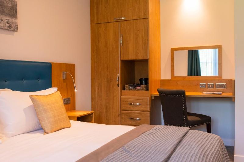 Superior King or Twin Room image 2