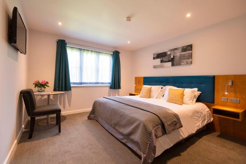 Superior King or Twin with Garden View image 2