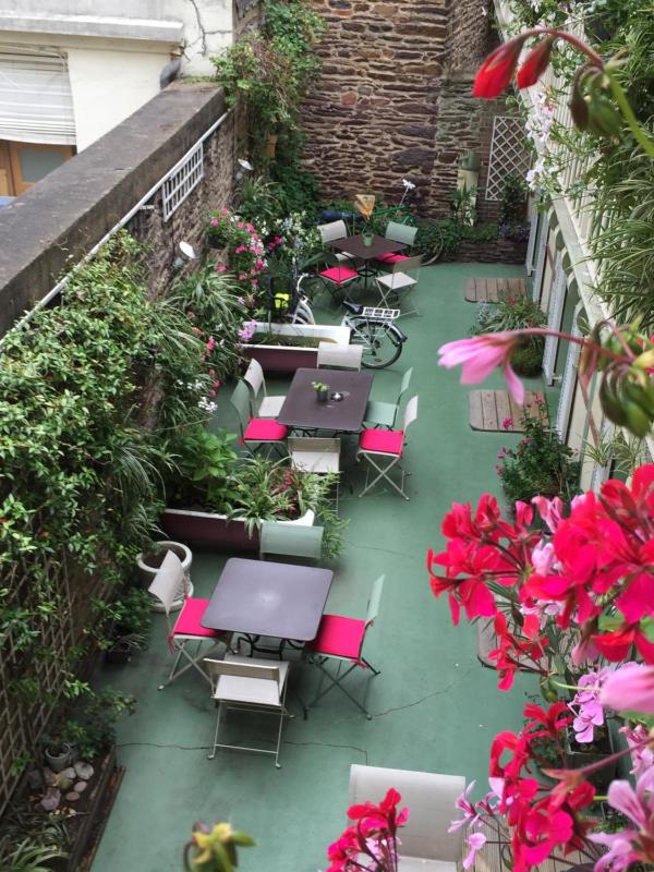 Garden Hotel Rennes Centre Gare - image 18