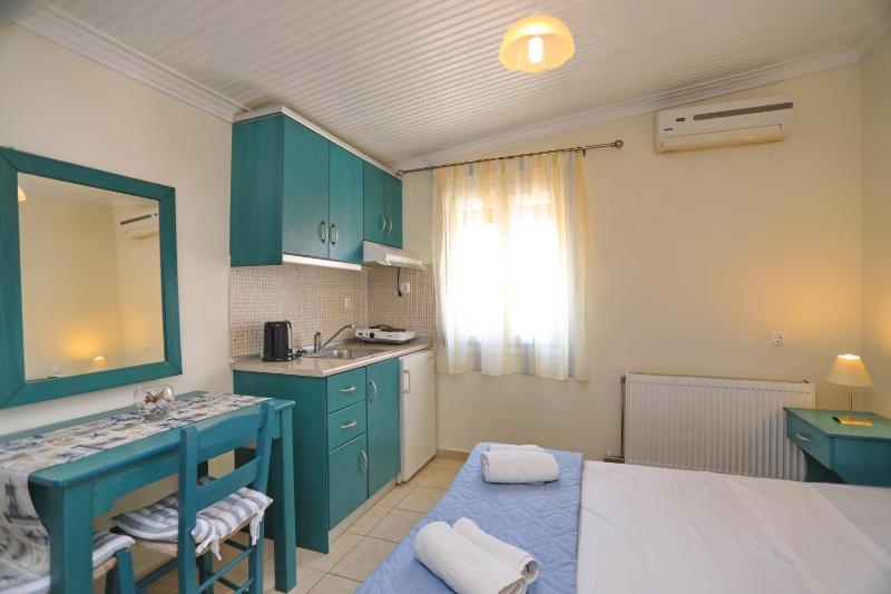 ANTONIOS Skopelos studios apartments - image 37