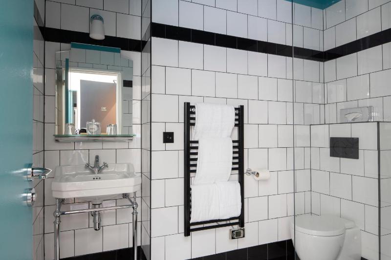 Superior Double Room image 3