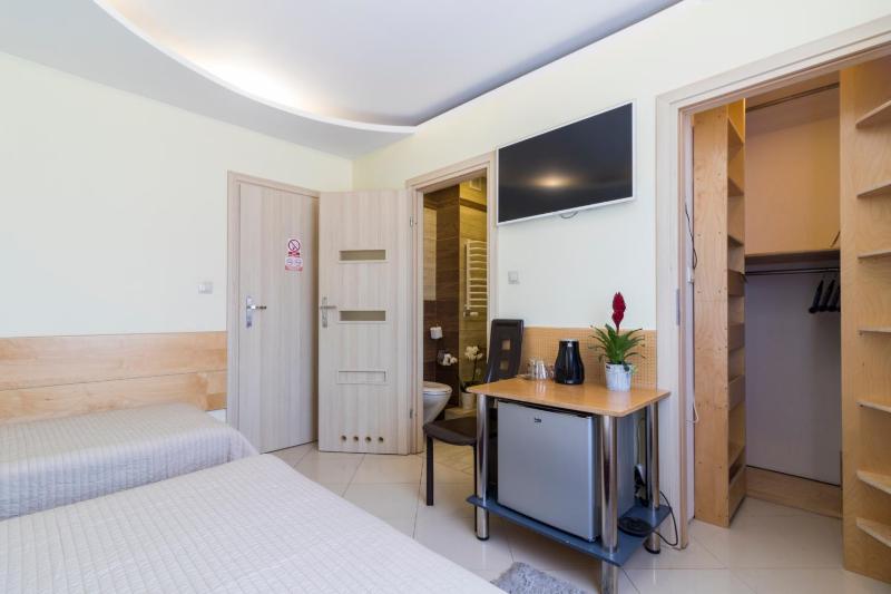 Double or Twin Room with Extra Bed 2 image 4