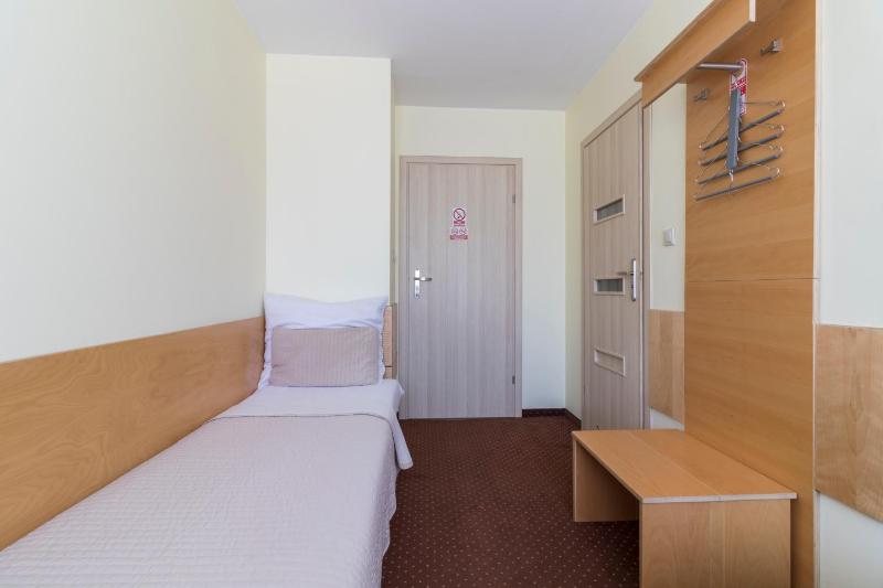 Single Room with Private Bathroom image 2