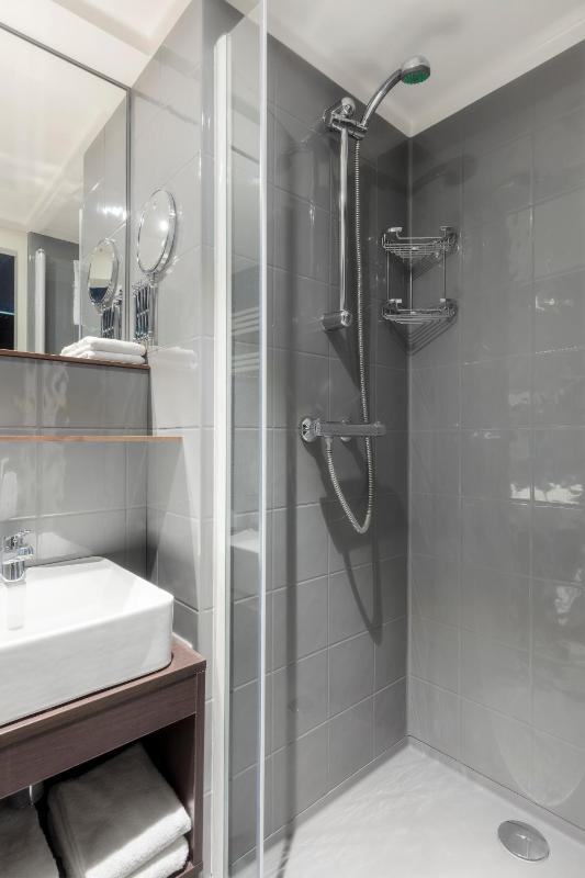 Luxury Studio With Kitchen image 3