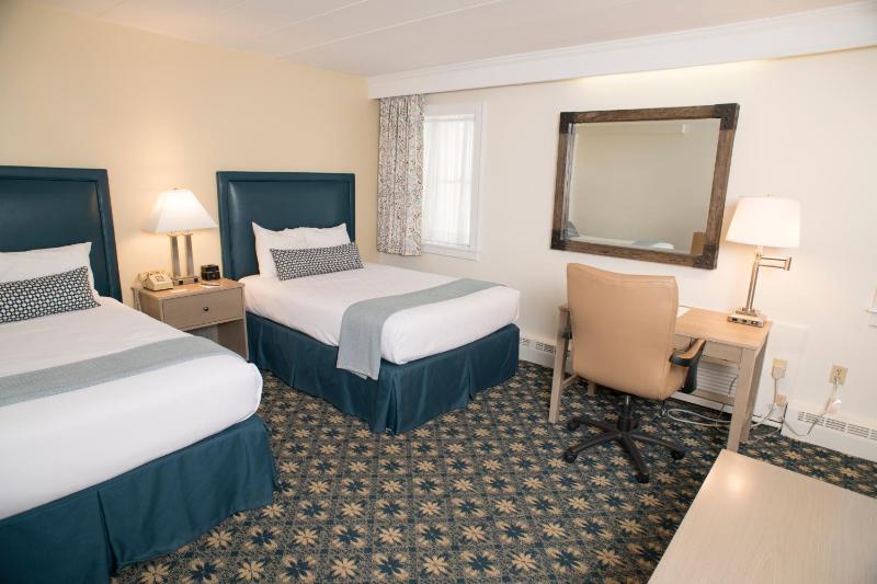 Deluxe Annex with Two Double Beds image 2