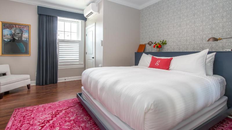 King Room image 3