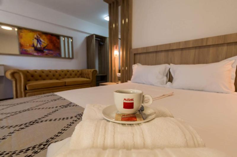 Double Room with Lake View image 3