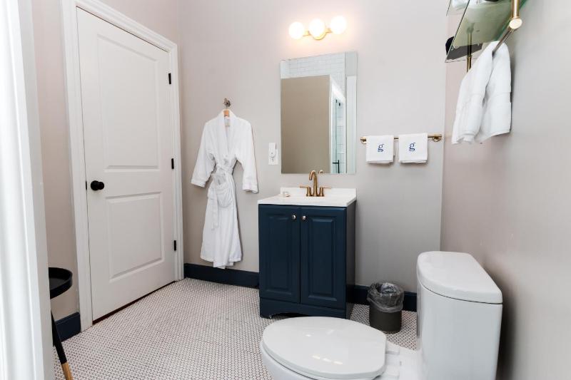 King Room image 3
