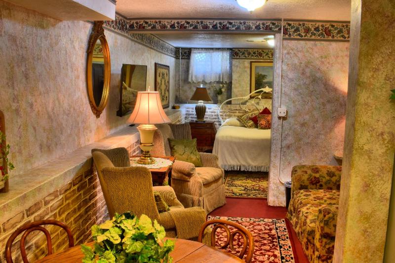 Basement Apartment image 3