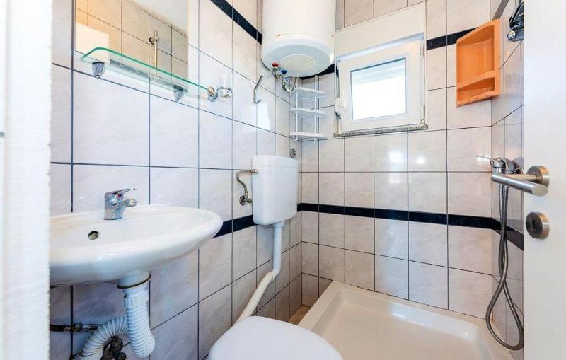 One-Bedroom Apartment with Balcony image 3