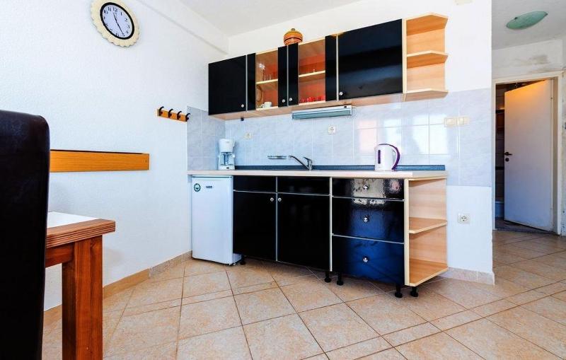 One-Bedroom Apartment with Balcony image 2